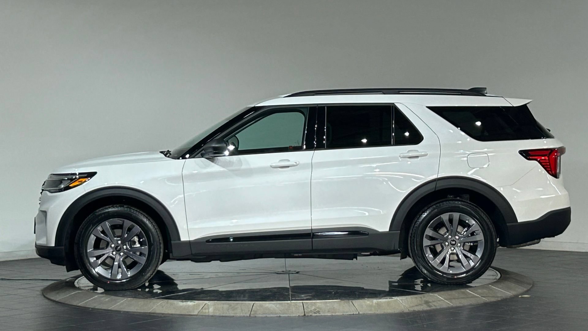 New 2026 Ford Explorer Active w/ Active Comfort Package AWD/4WD image 6