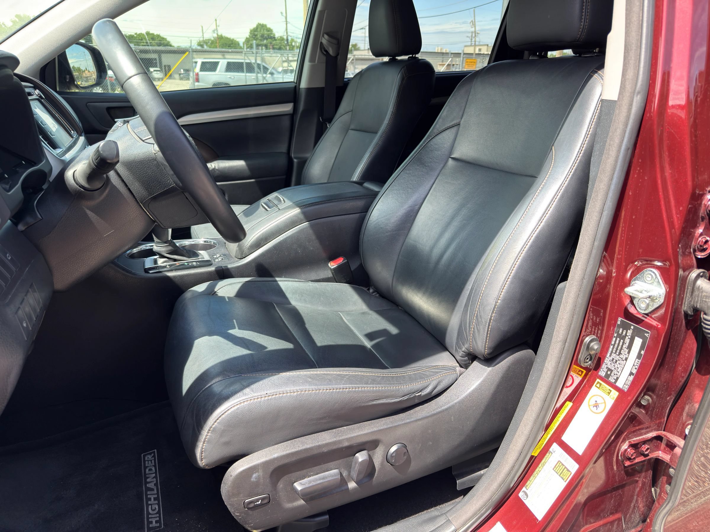 Used 2015 Toyota Highlander XLE FWD image 17
