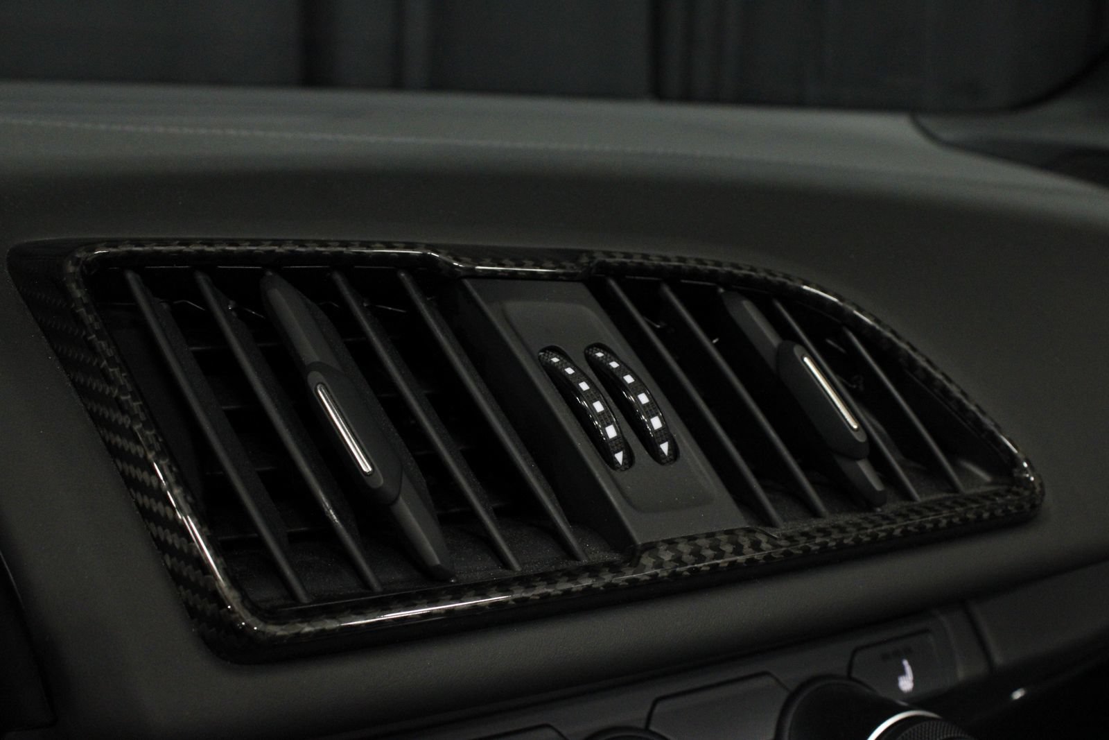 Used 2022 Audi R8 V10 RWD image 39