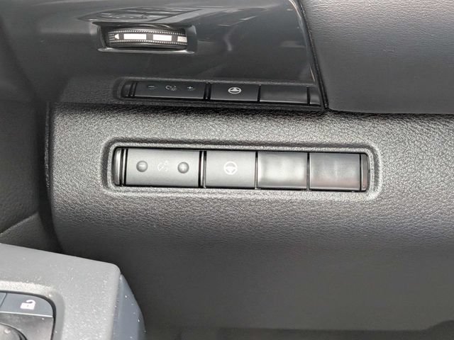 Used 2024 Nissan Pathfinder SV FWD image 21