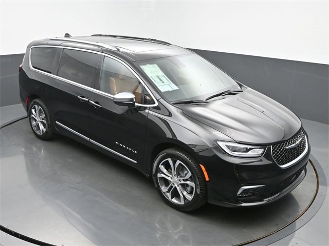 New 2026 Chrysler Pacifica Pinnacle image 44