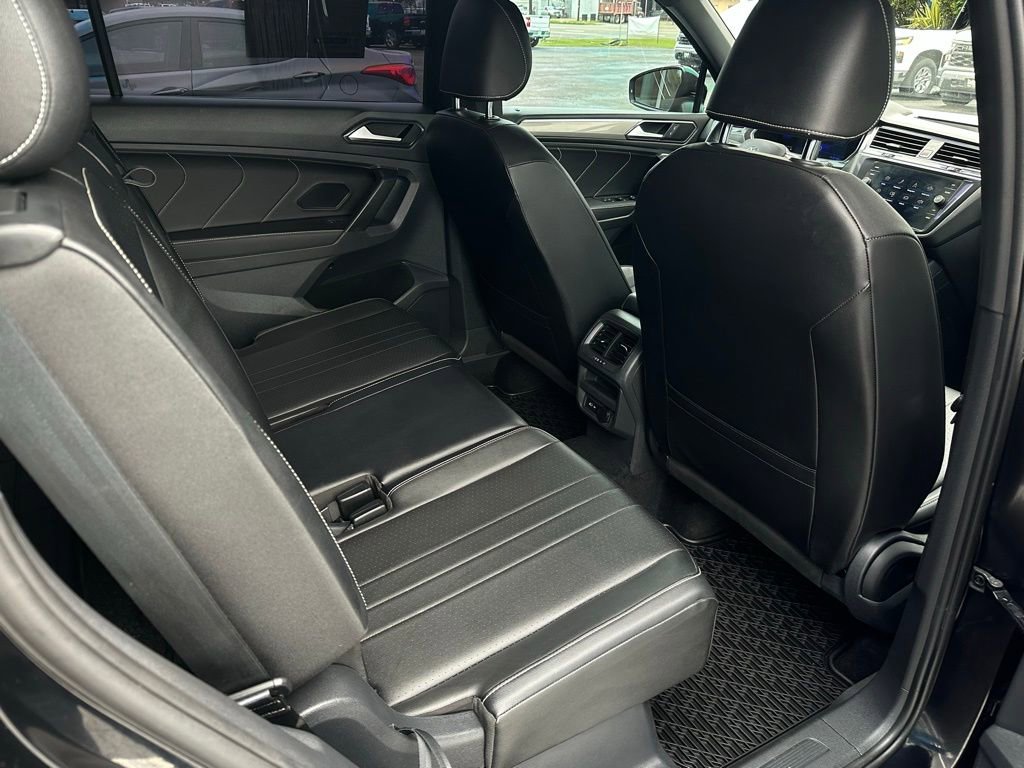 Used 2022 Volkswagen Tiguan SE R-Line FWD image 19
