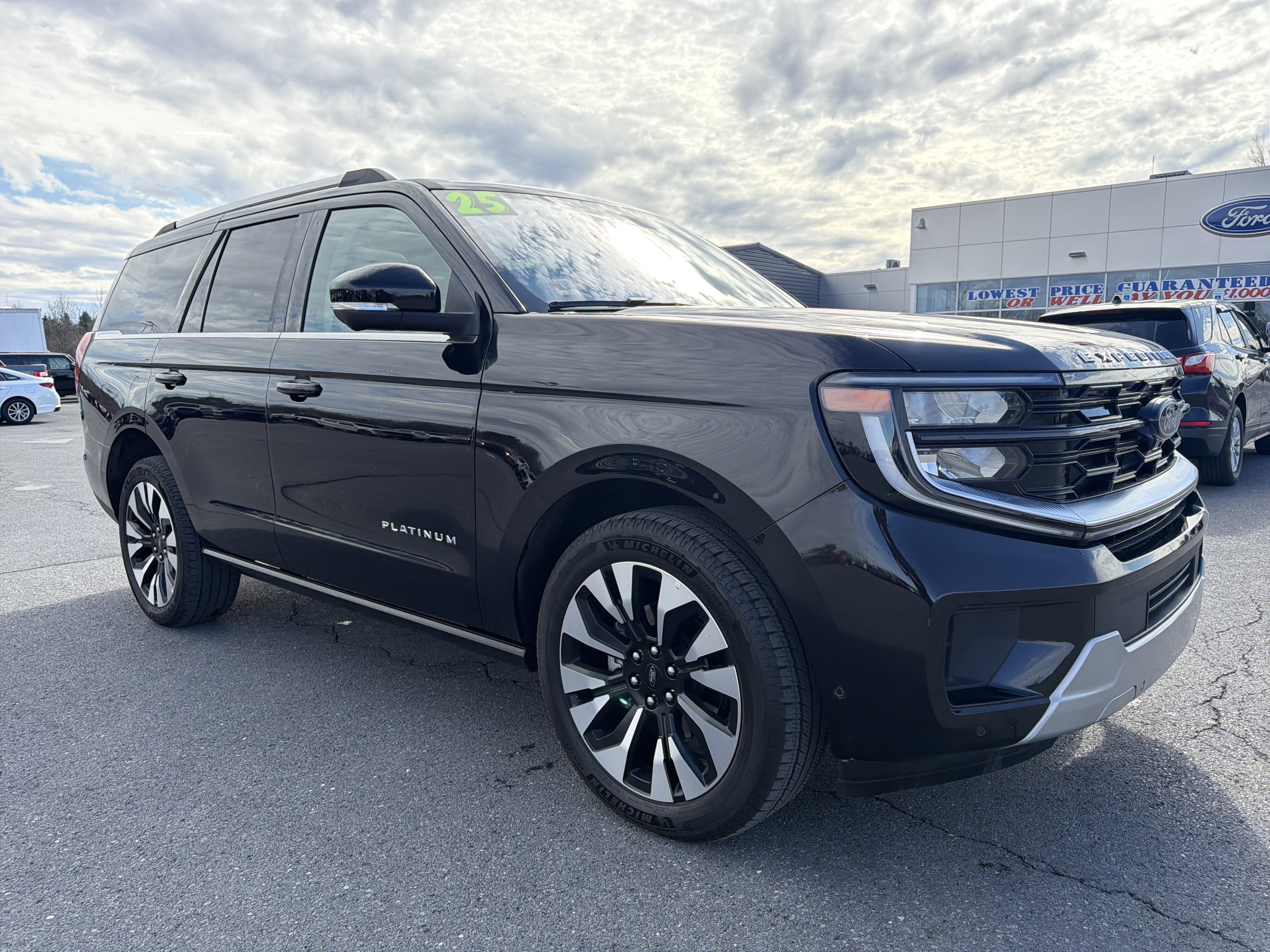 Certified 2025 Ford Expedition Platinum w/ Driver's Package image 1