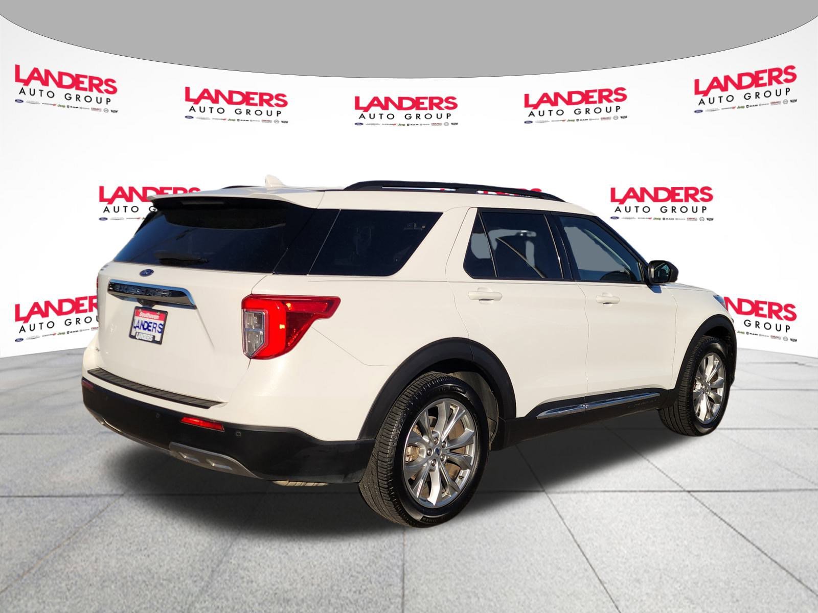 Certified 2020 Ford Explorer XLT w/ Equipment Group 202A image 3