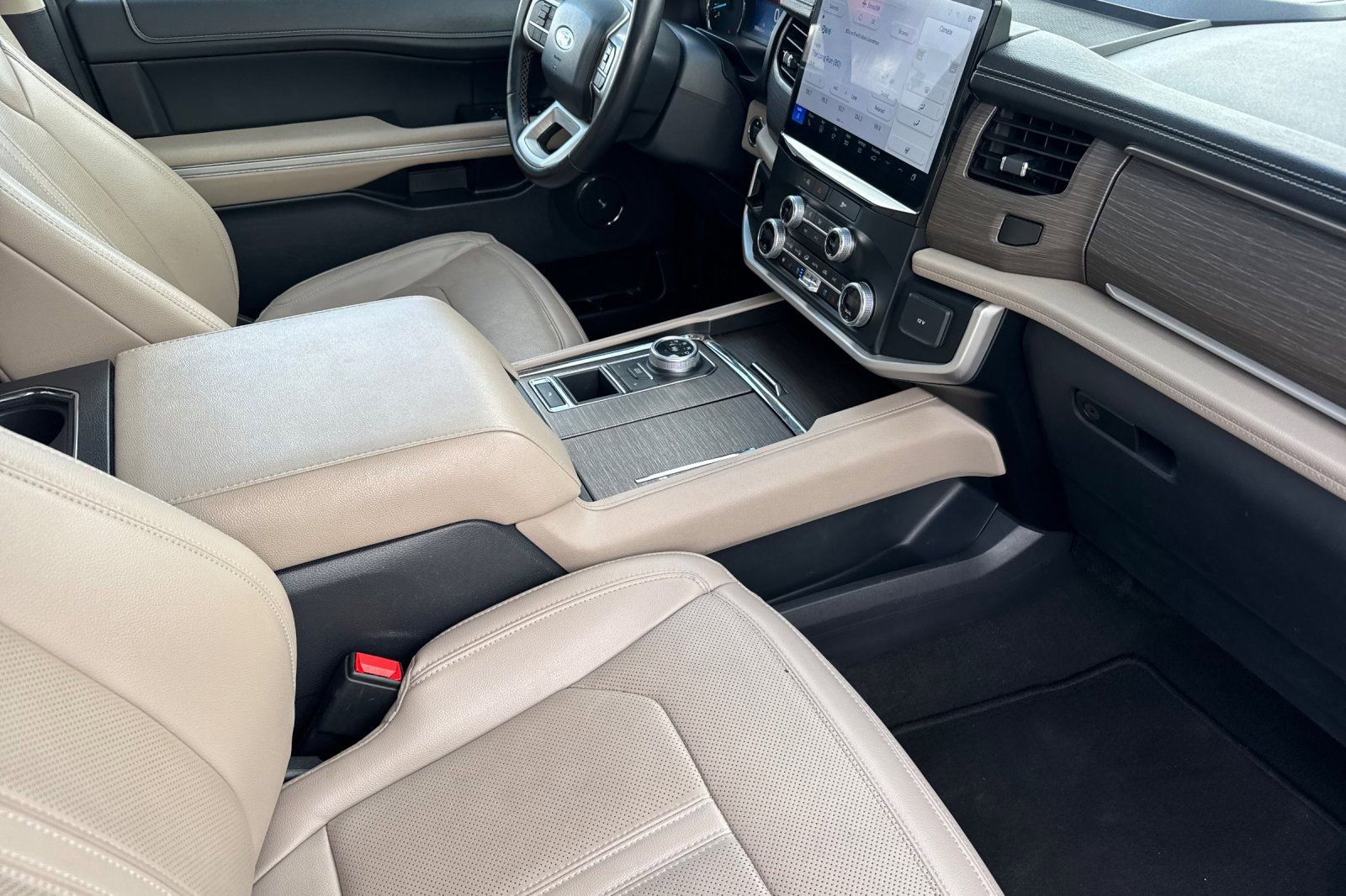 Used 2024 Ford Expedition Limited image 20