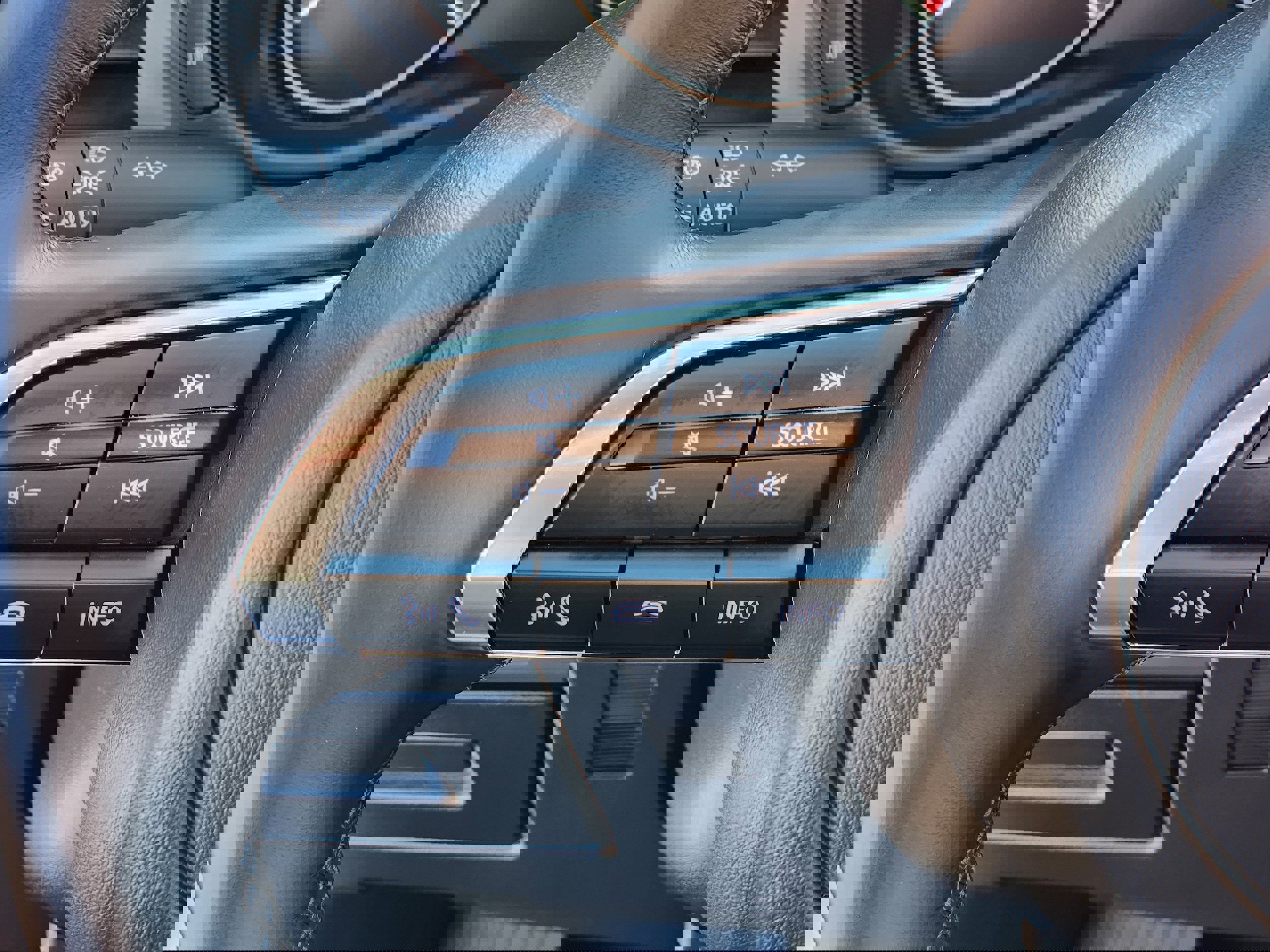 Certified 2025 MAZDA MAZDA3 s image 19