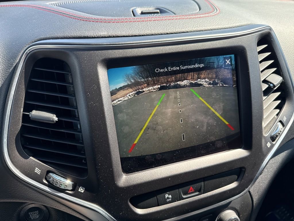 Used 2020 Jeep Cherokee Trailhawk w/ Comfort & Convenience Group image 10