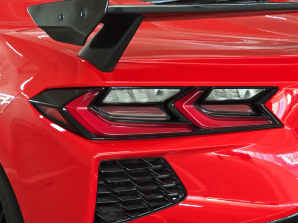 Used 2021 Chevrolet Corvette Stingray Premium Conv w/ Z51 Performance Package RWD image 29