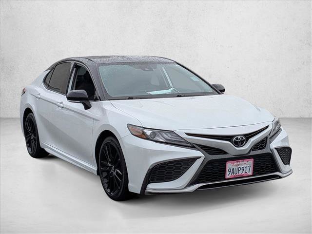 Used 2022 Toyota Camry XSE FWD image 3