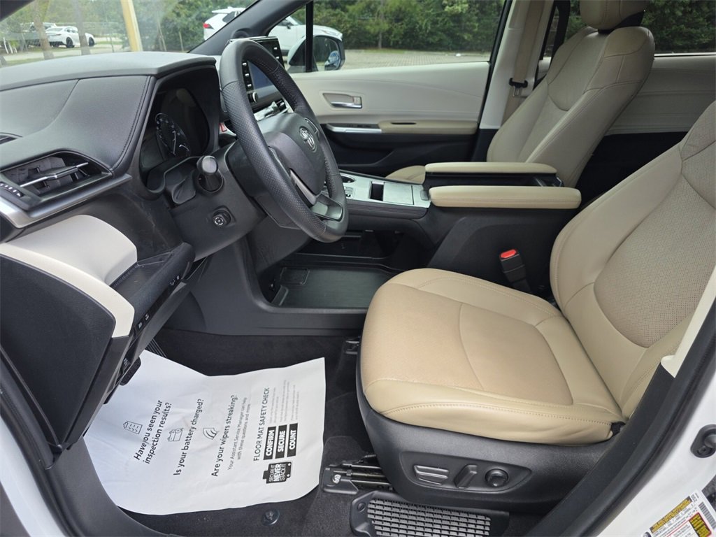 Certified 2024 Toyota Sienna Limited image 27