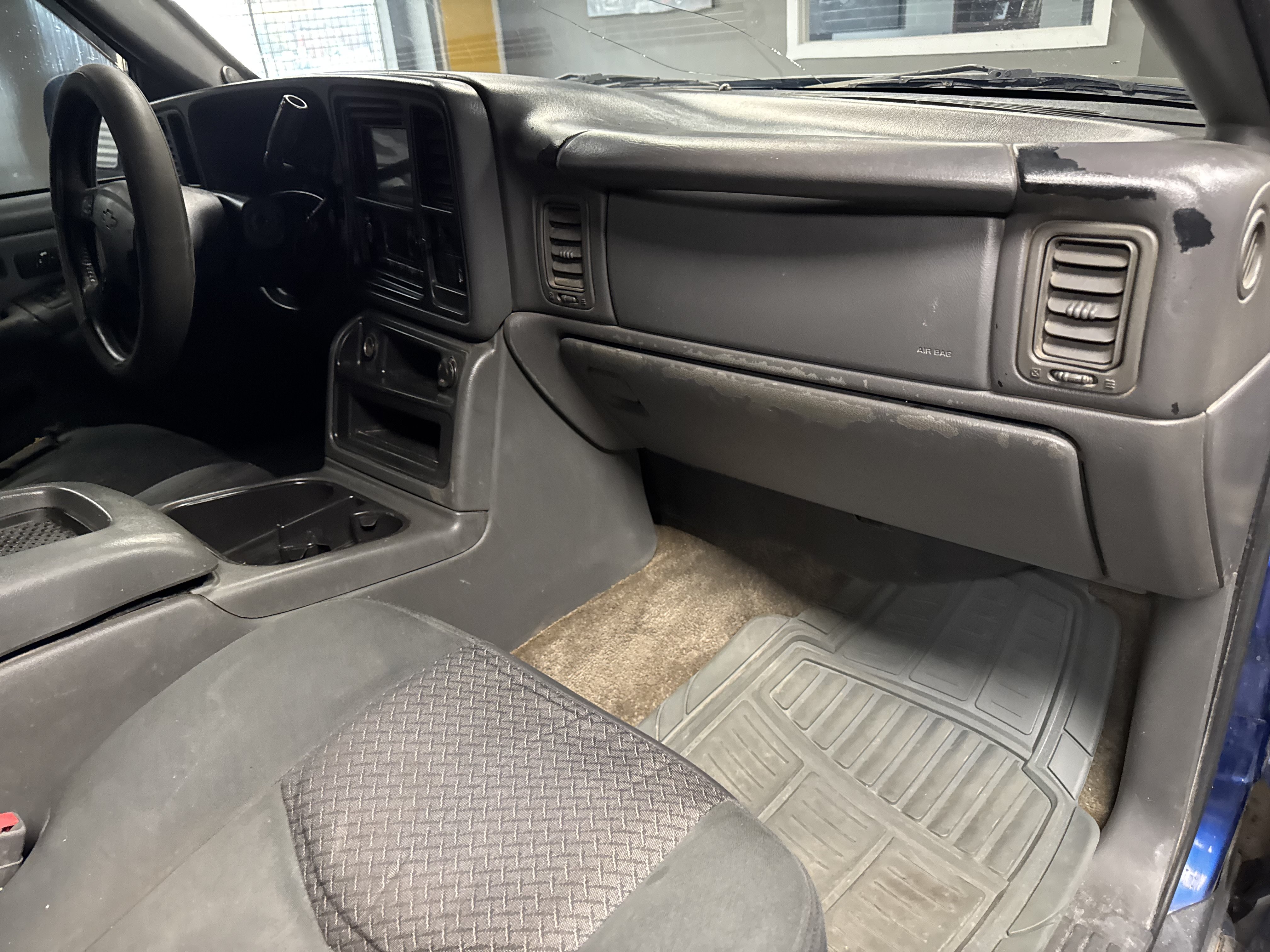 Used 2003 Chevrolet Avalanche 2WD image 12