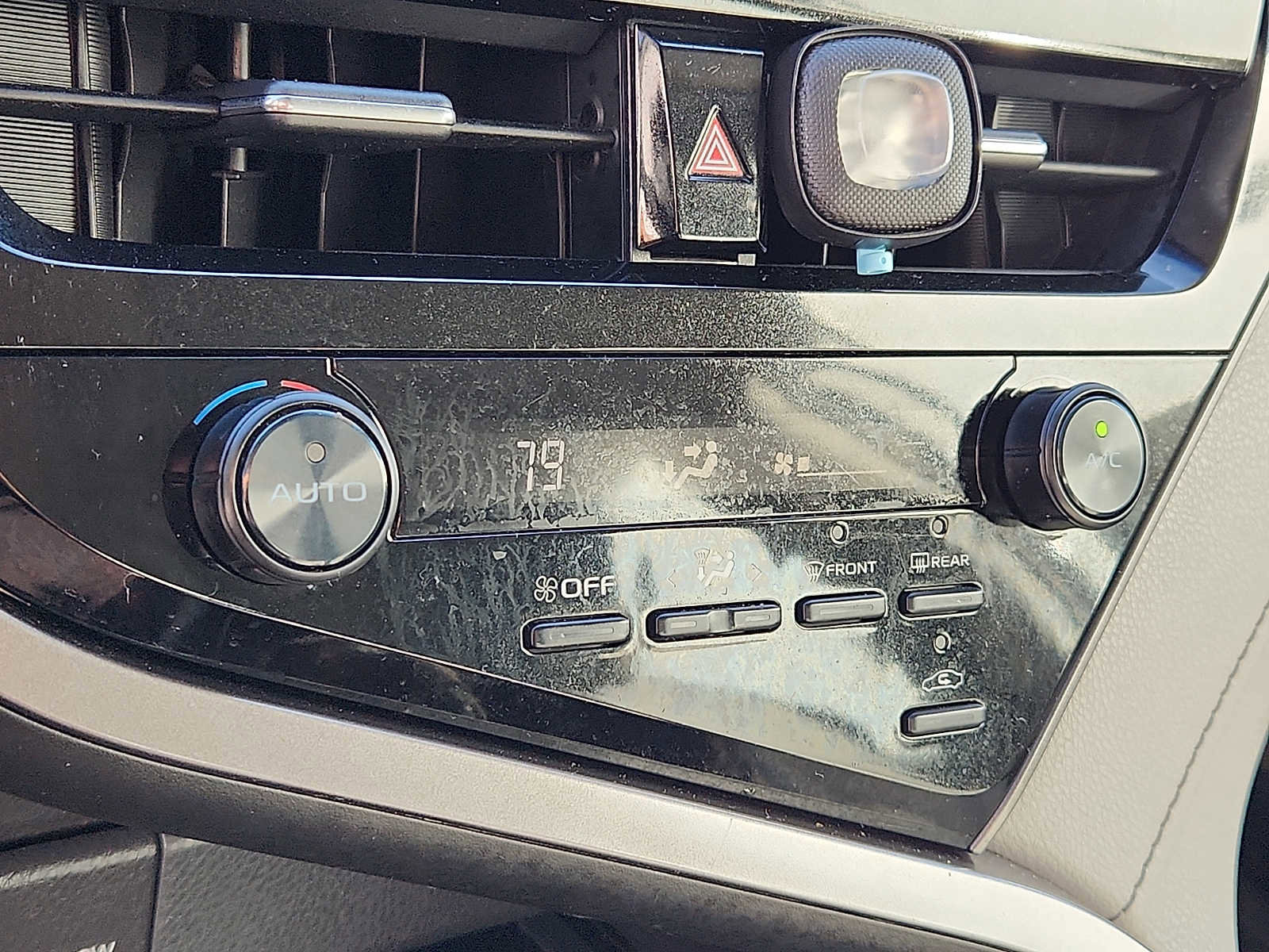 Used 2021 Toyota Camry SE image 15