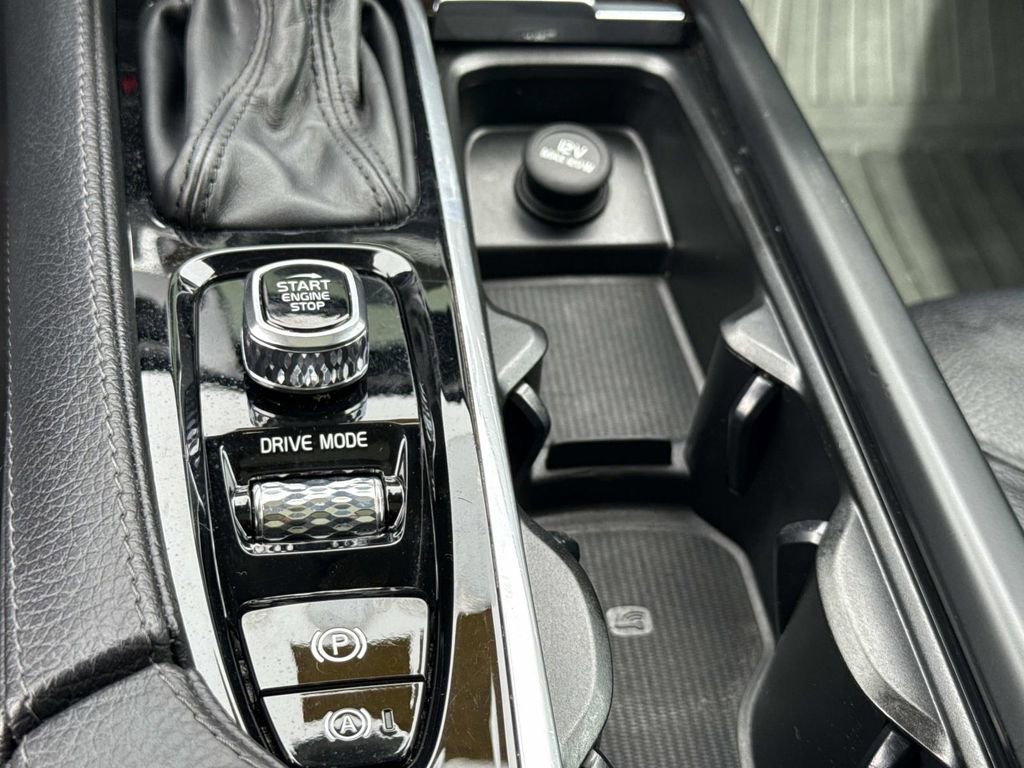 Used 2019 Volvo XC90 T6 Momentum w/ Advanced Package image 6