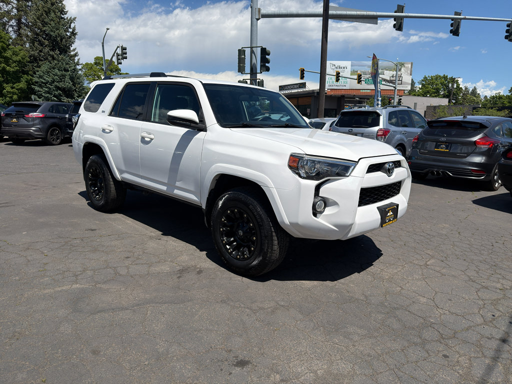 Used 2019 Toyota 4Runner SR5 AWD/4WD image 10