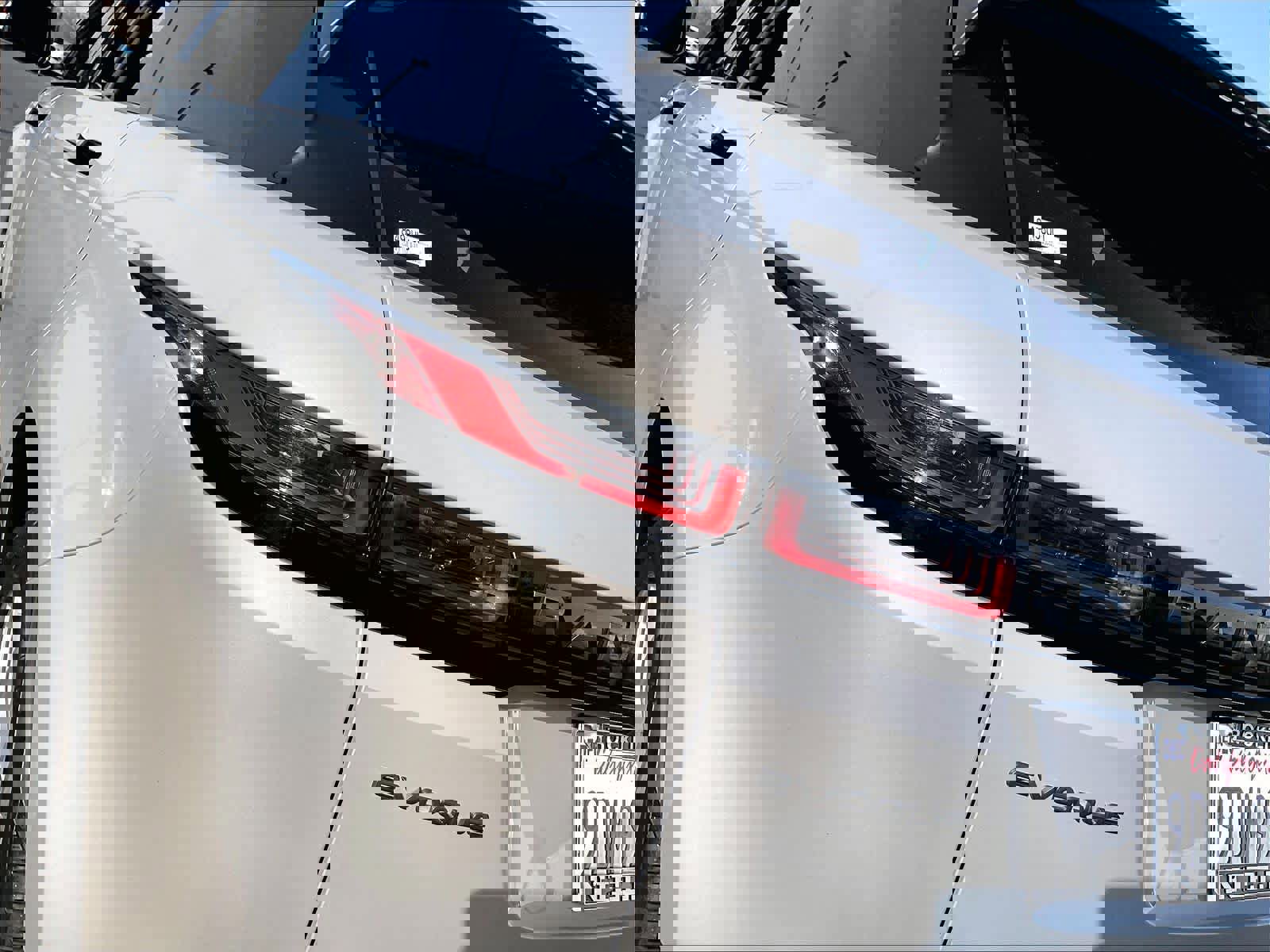 Used 2023 Land Rover Range Rover Evoque R-Dynamic SE image 31