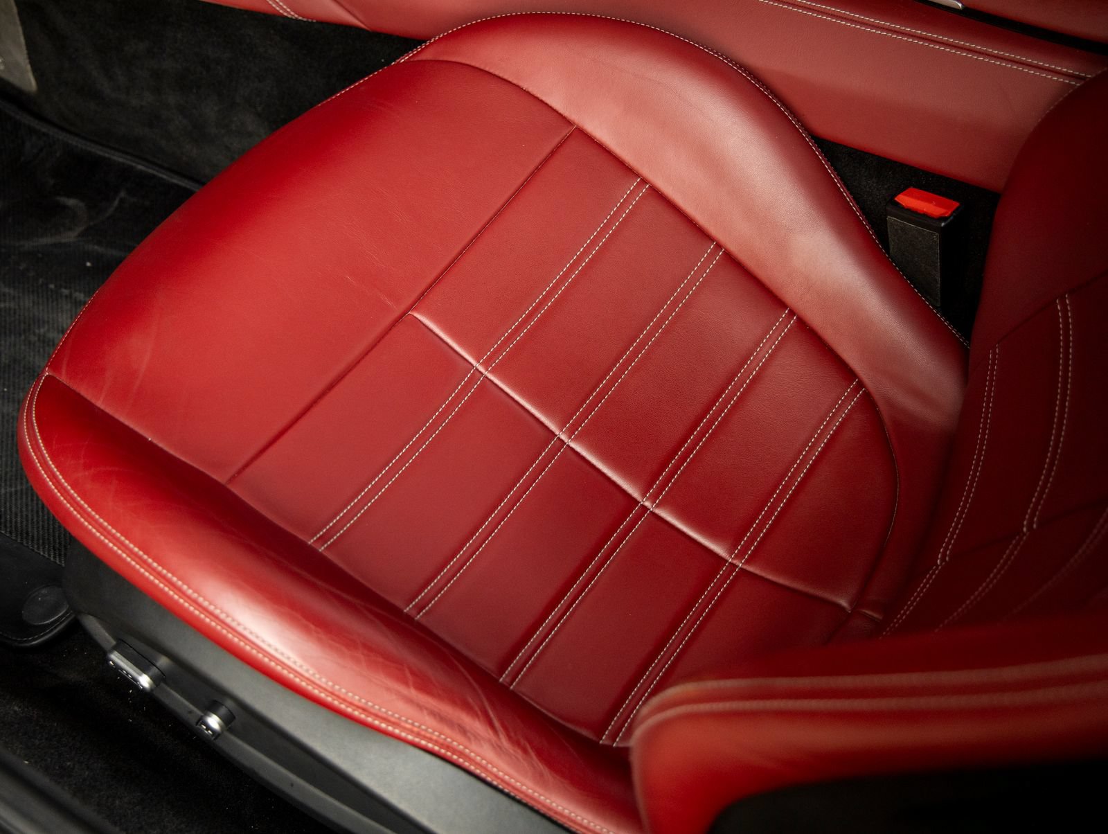 Used 2016 Ferrari California T RWD image 26