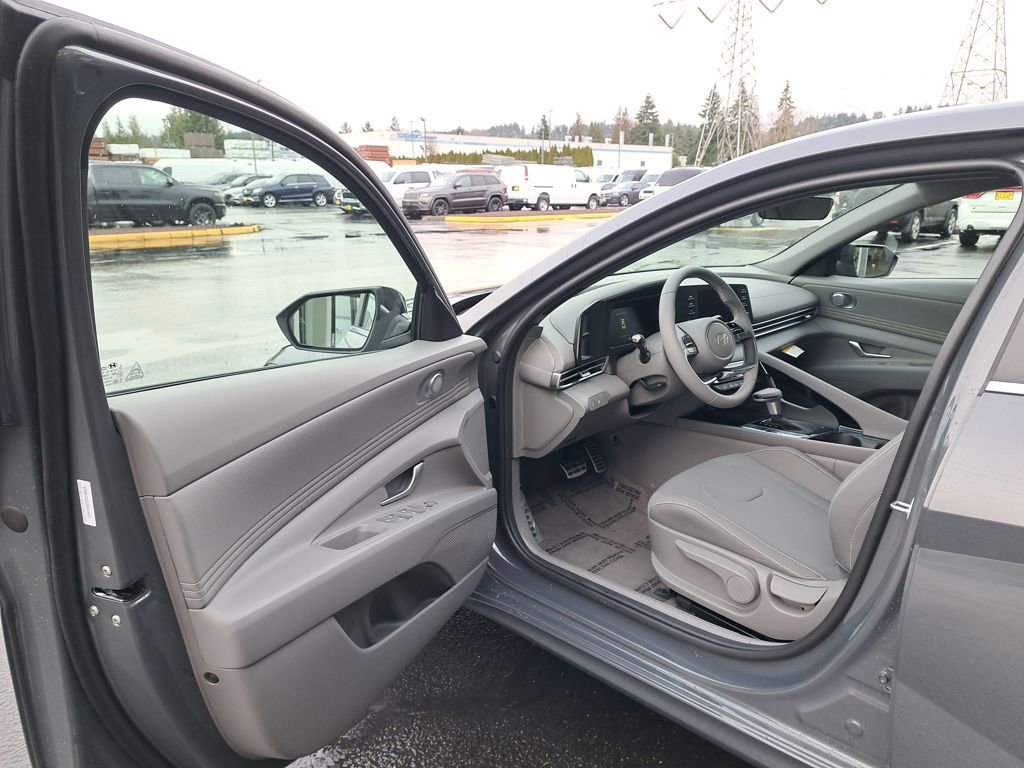 New 2026 Hyundai Elantra SEL Sport Premium FWD image 10
