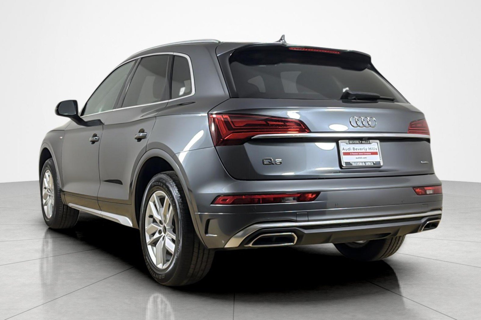 Used 2023 Audi Q5 2.0T Premium w/ Convenience Package AWD/4WD image 3