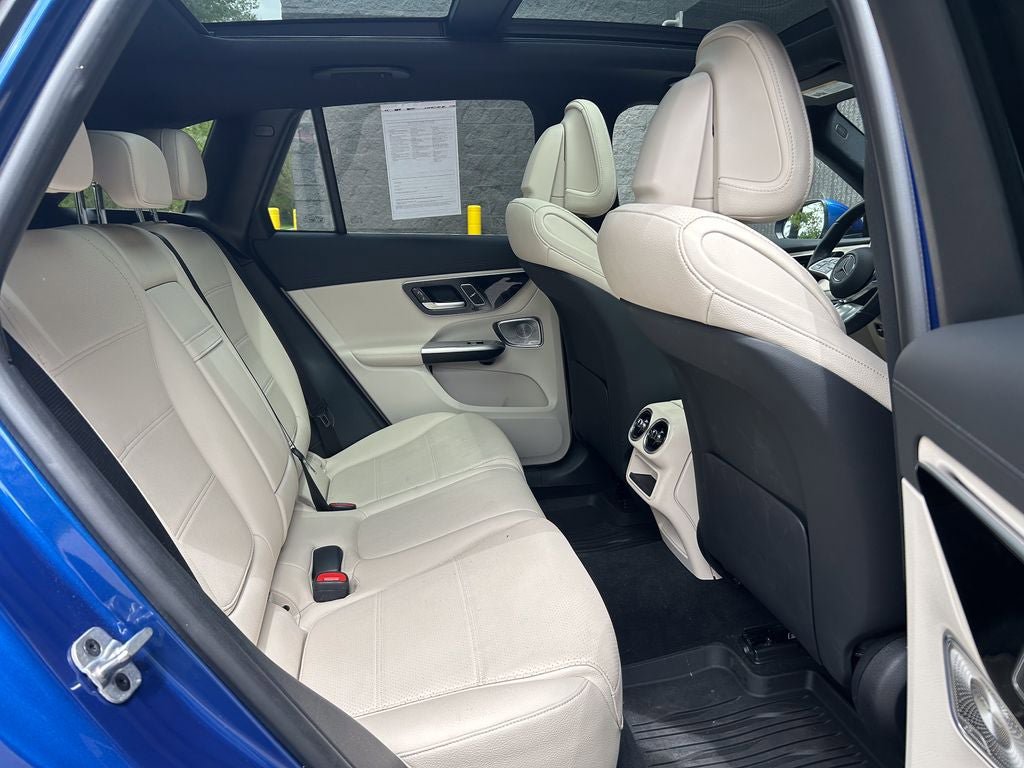 Used 2024 Mercedes-Benz GLC 300 4MATIC image 21