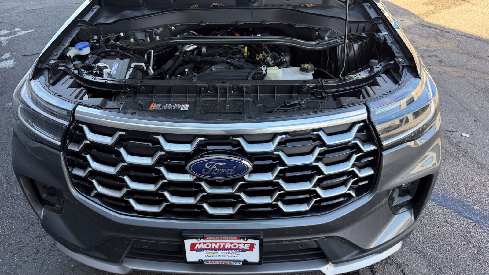Used 2025 Ford Explorer Platinum w/ LUX Leather Package AWD/4WD image 41