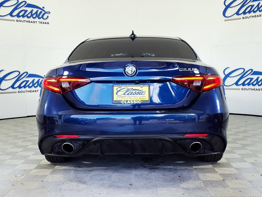 Used 2019 Alfa Romeo Giulia RWD image 4