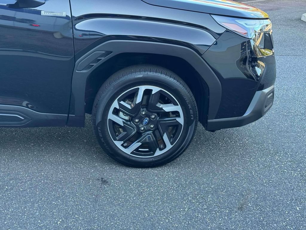 Used 2025 Subaru Forester Premium AWD/4WD image 10