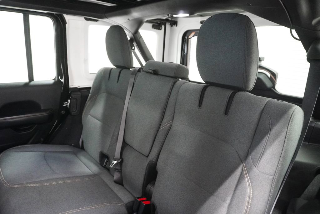 Certified 2025 Jeep Wrangler Unlimited Sahara w/ Safety Group image 16