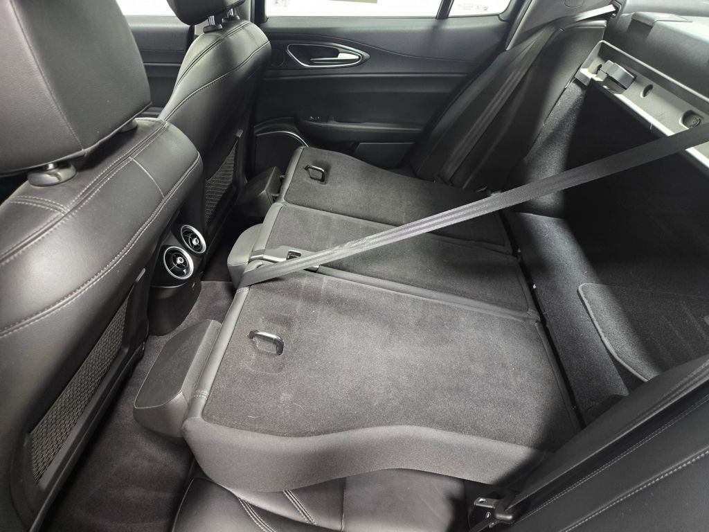 Used 2021 Alfa Romeo Giulia Sprint w/ Nero Edizione image 39