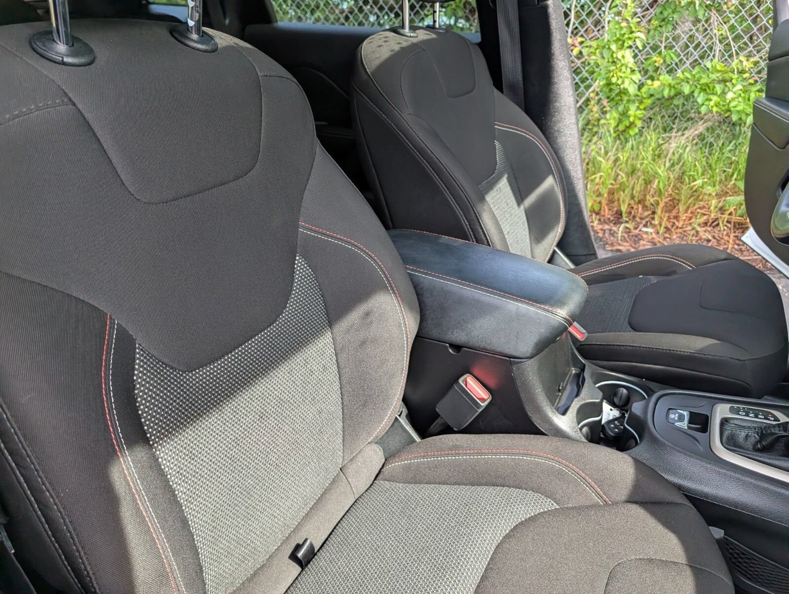 Used 2017 Jeep Cherokee 75th Anniversary AWD/4WD image 24