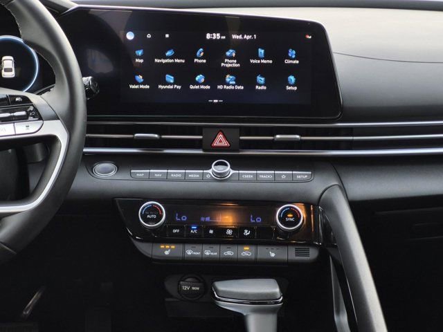Used 2025 Hyundai Elantra SEL image 17