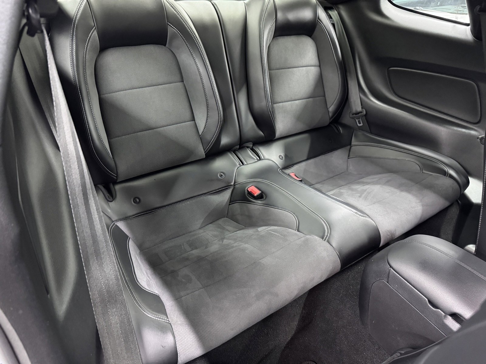 Used 2019 Ford Mustang Shelby GT350 w/ Technology Package image 24