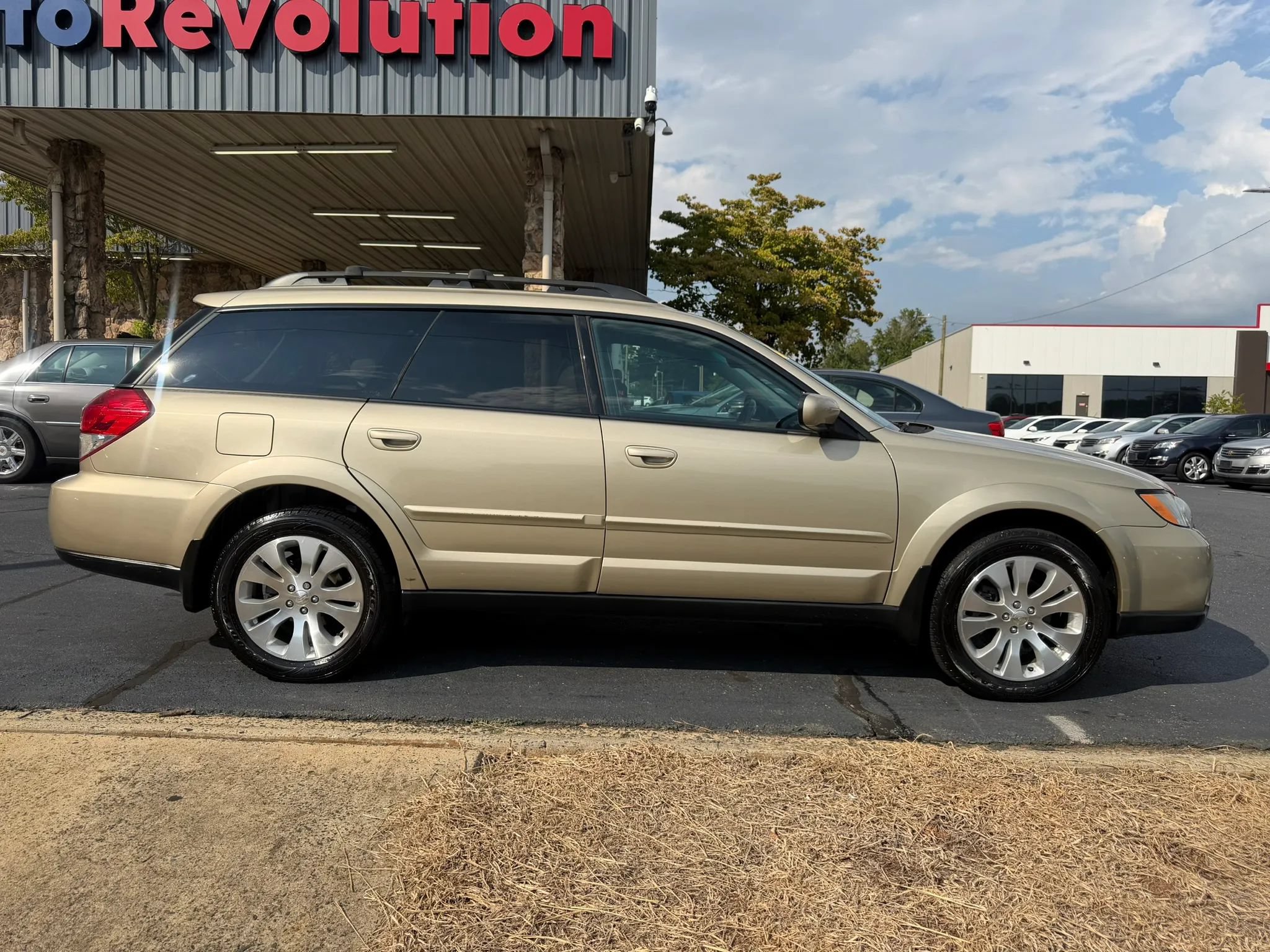 Used 2009 Subaru Outback 2.5i Limited AWD/4WD image 8