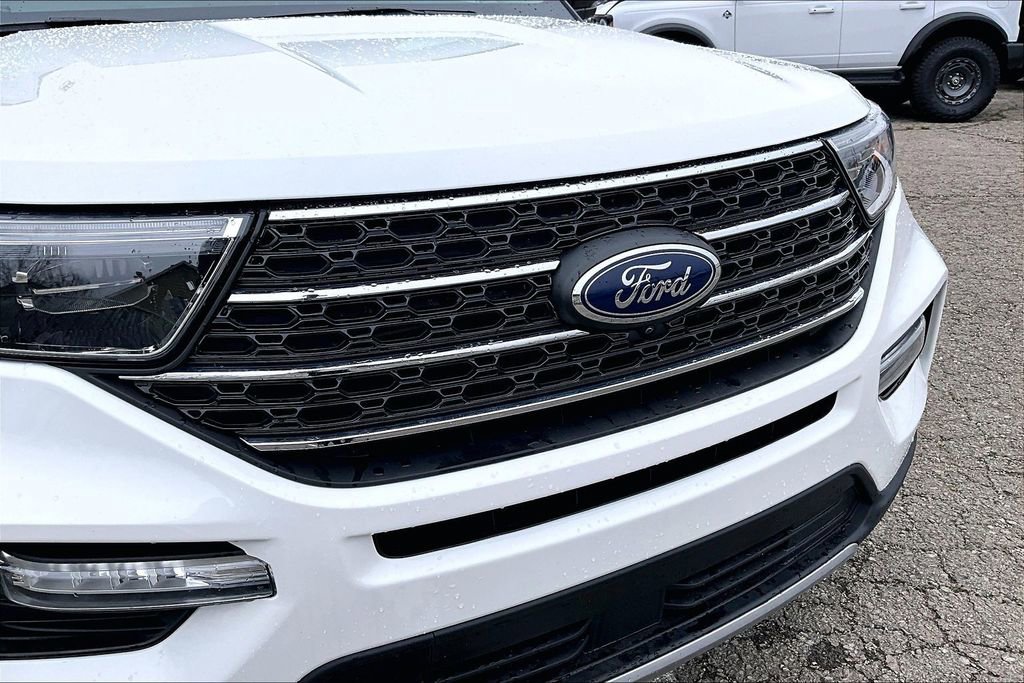 Certified 2023 Ford Explorer XLT w/ Equipment Group 202A image 29