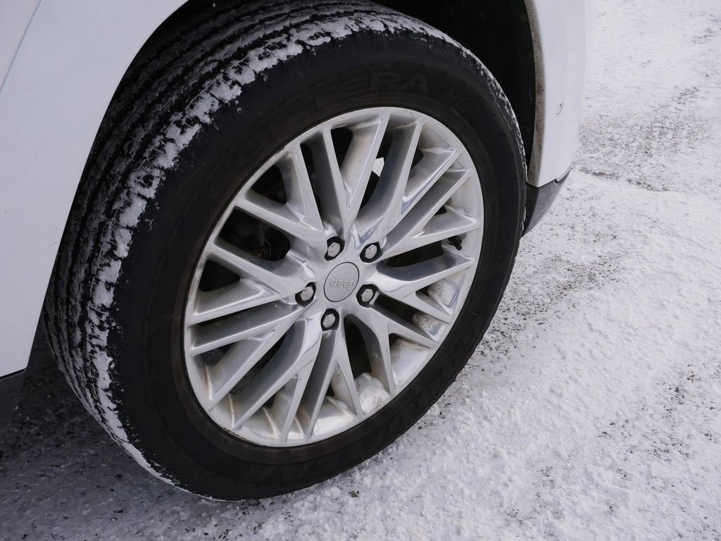 Used 2018 Jeep Grand Cherokee Summit image 9