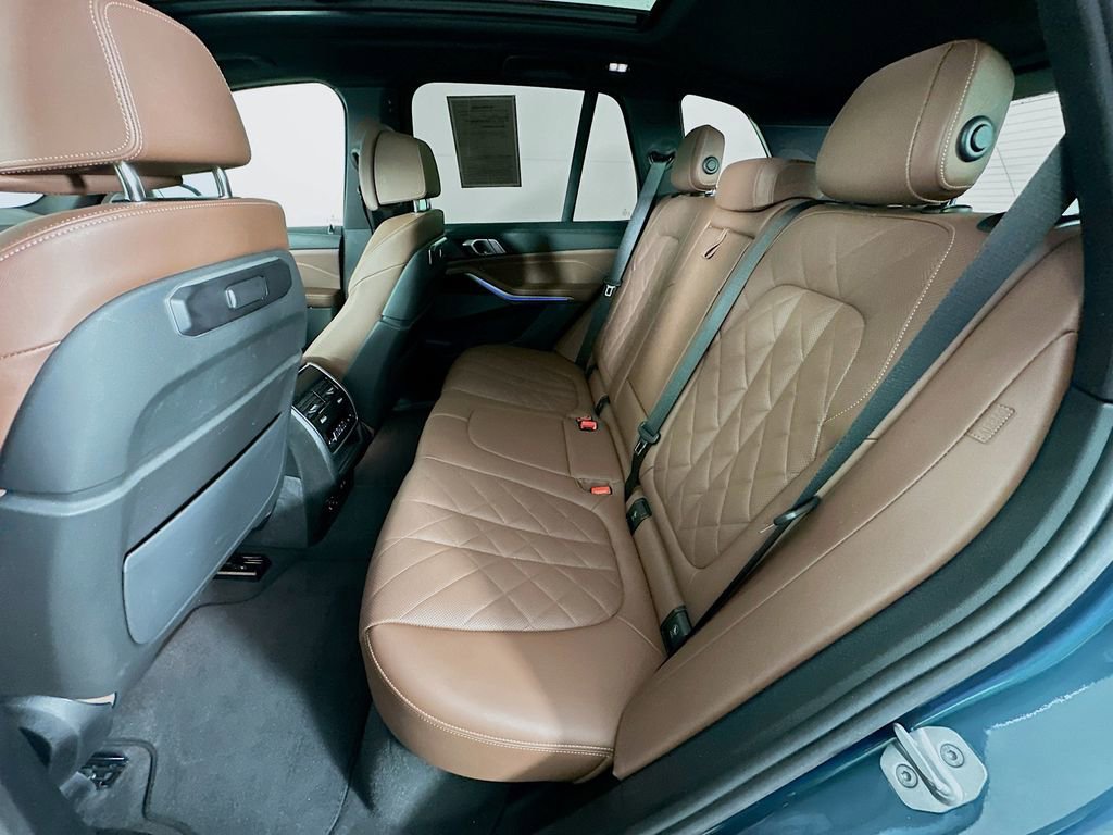 Used 2025 BMW X5 xDrive40i image 32