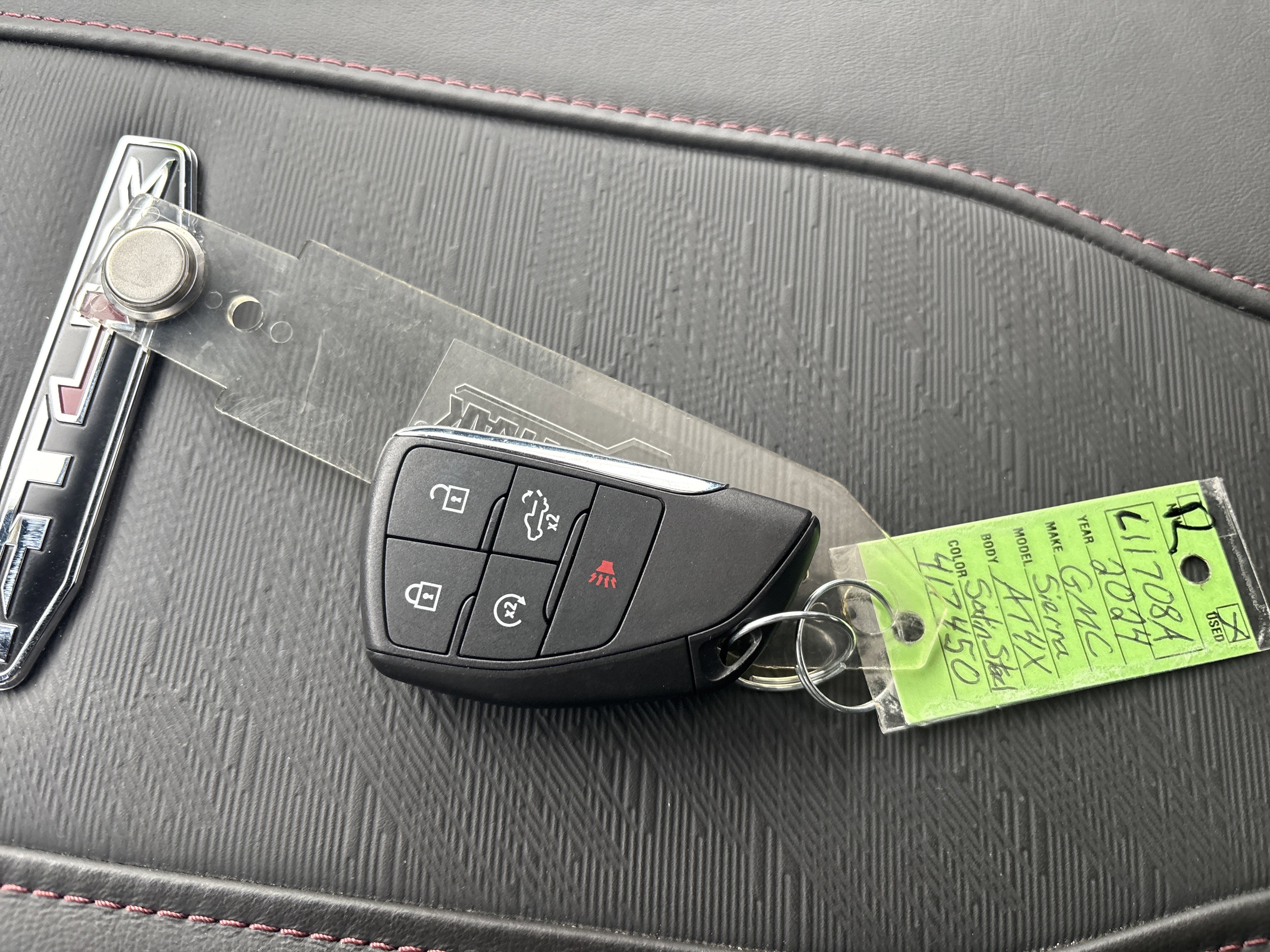 Used 2024 GMC Sierra 2500 AT4X image 32