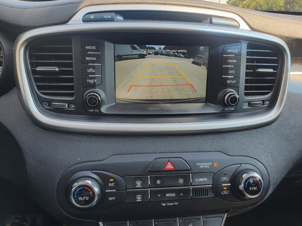 Used 2018 Kia Sorento FWD image 21