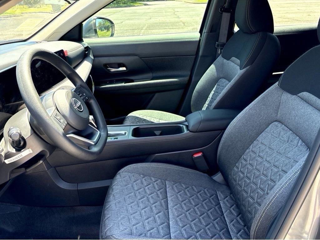 Used 2025 Nissan Kicks SV FWD image 20