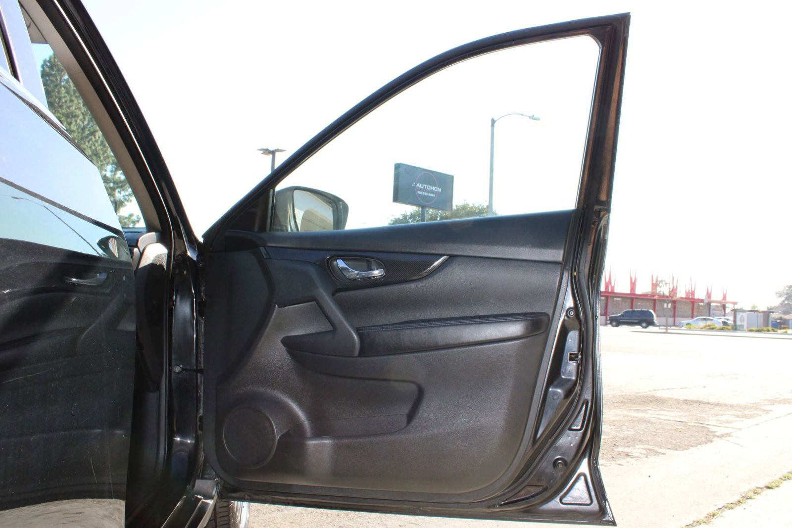 Used 2018 Nissan Rogue SL image 7