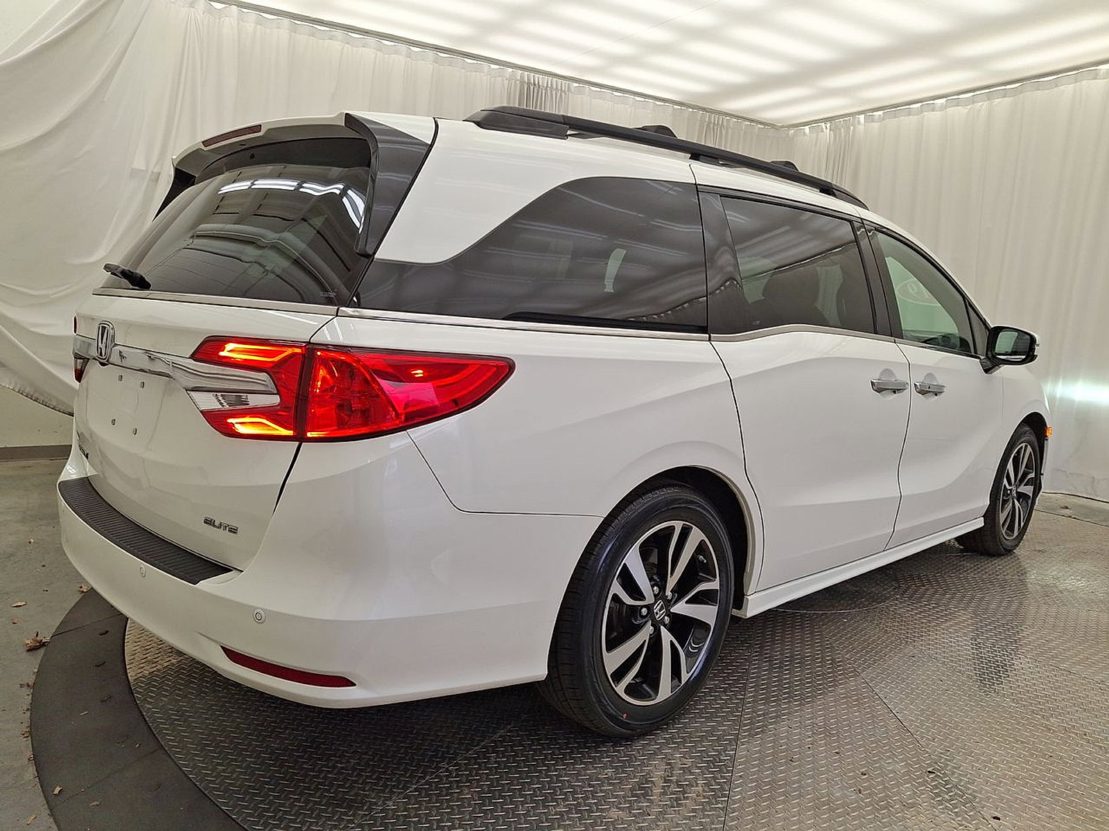 Used 2019 Honda Odyssey Elite image 25
