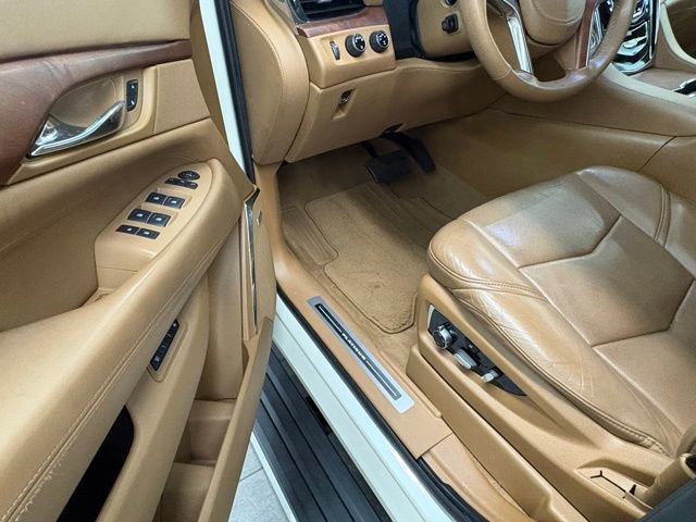 Used 2015 Cadillac Escalade Platinum image 16
