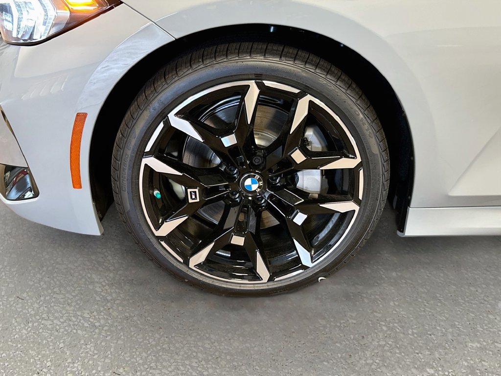 New 2026 BMW 330i xDrive Sedan w/ M Sport Package AWD/4WD image 33