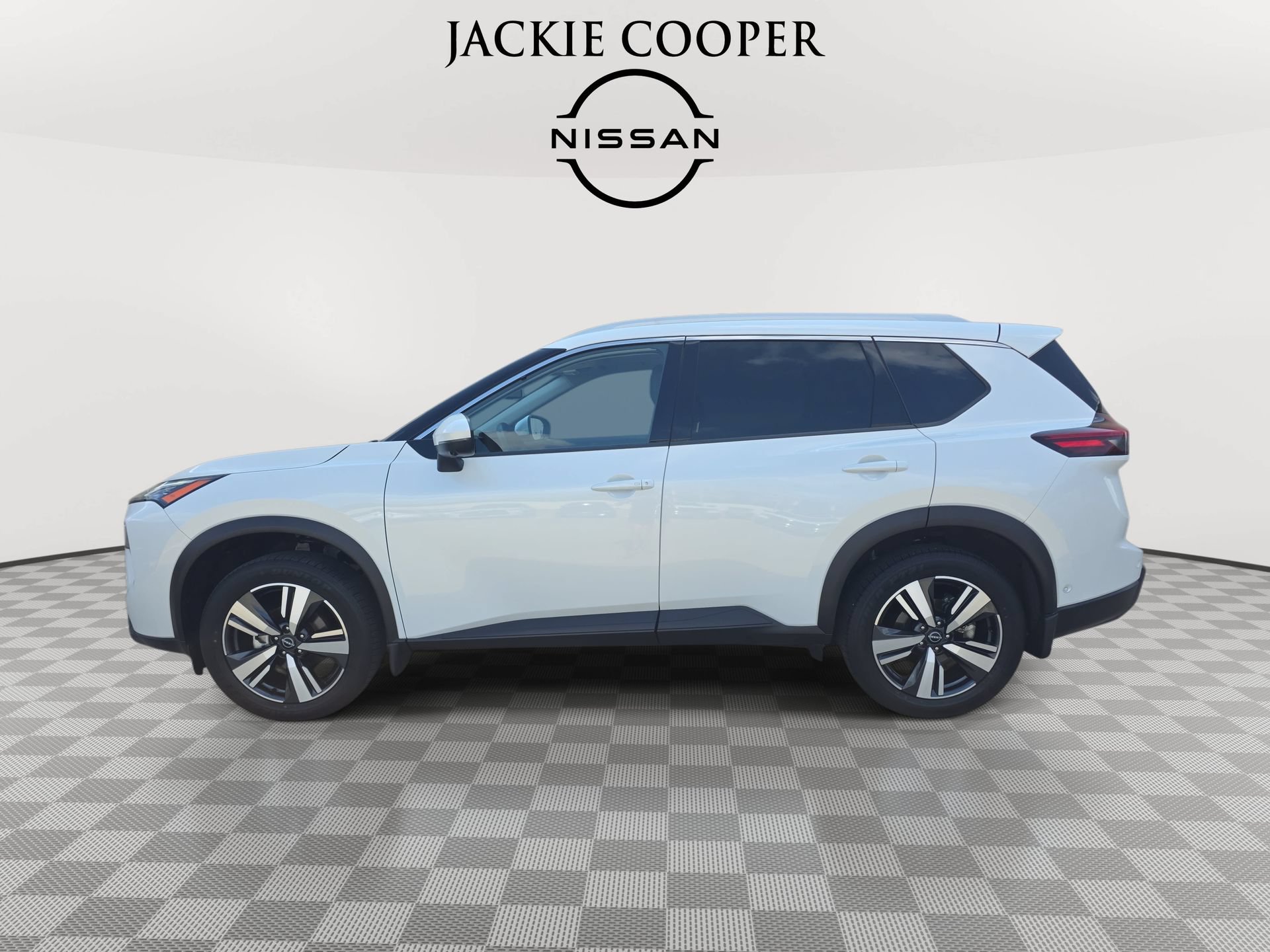 Used 2025 Nissan Rogue SL w/ SL Premium Package AWD/4WD image 8