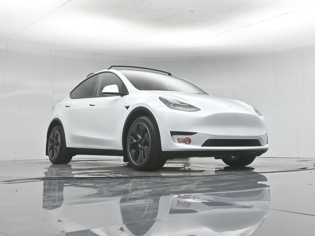 Used 2023 Tesla Model Y Long Range AWD/4WD image 43