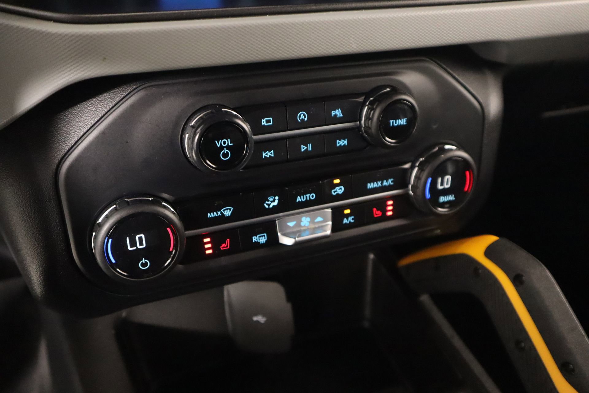 Used 2023 Ford Bronco Badlands AWD/4WD image 8