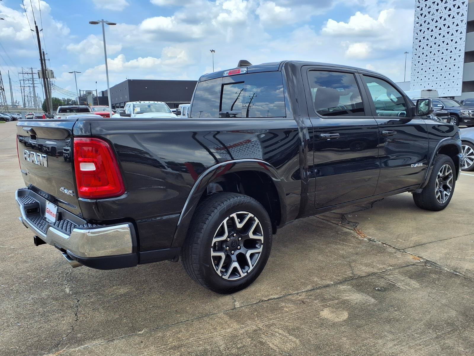 Used 2025 RAM 1500 Laramie AWD/4WD image 27