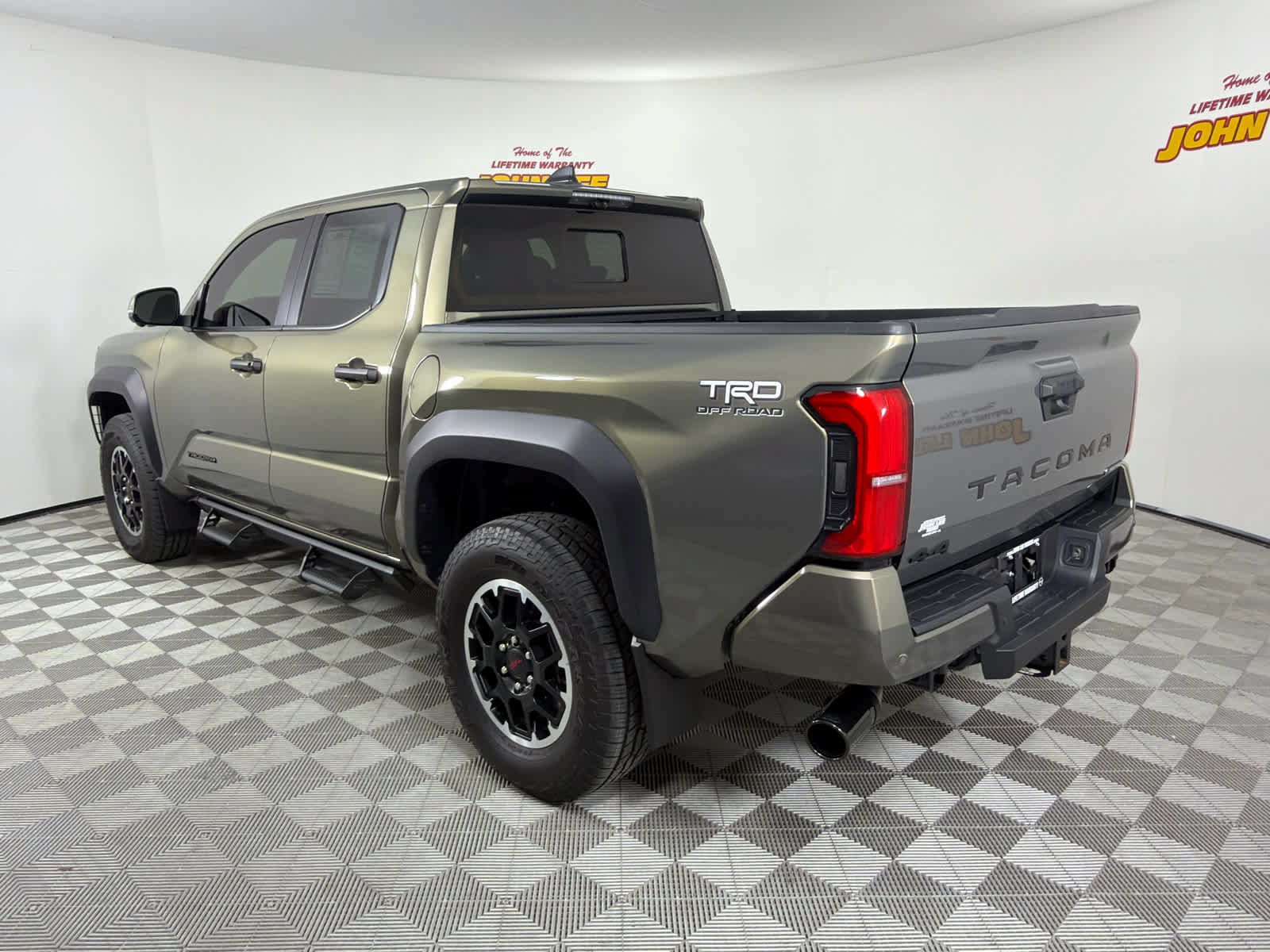 Used 2024 Toyota Tacoma TRD Off-Road w/ TRD Off Road Premium Package AWD/4WD image 3