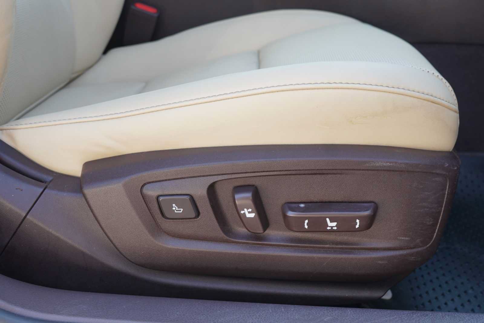 Used 2016 Lexus ES 300h w/ Premium Package w/Wood Trim FWD image 26