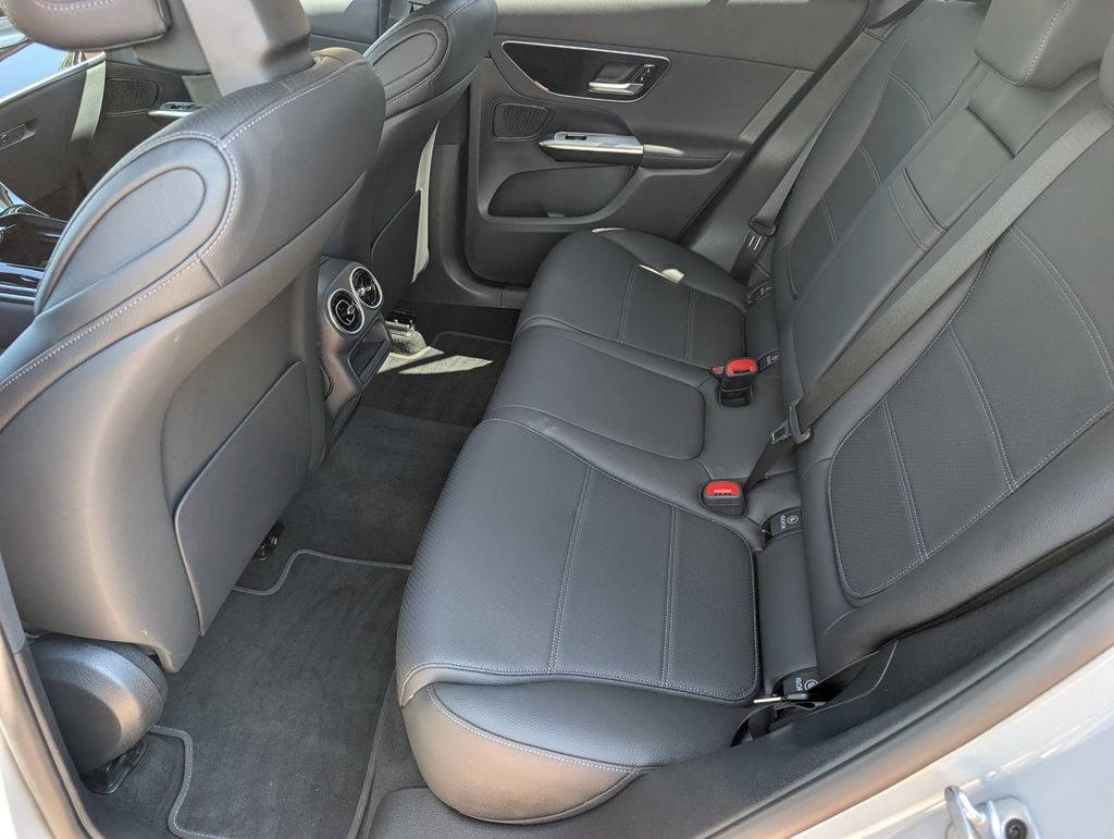 Used 2025 Mercedes-Benz GLC 350e 4MATIC image 28