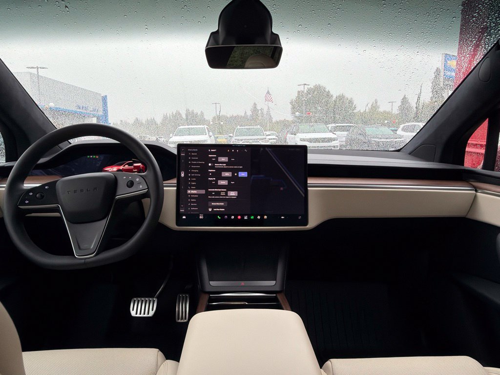 Used 2024 Tesla Model X AWD/4WD image 16